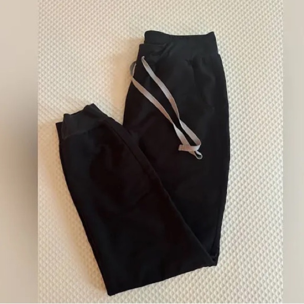 Figs Black High Waisted Jogger Scrub bottoms in size XS.